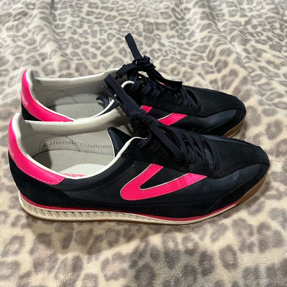 Navy and neon coral Tretorn Rawlins III joggers sneakers size 8.5 women's